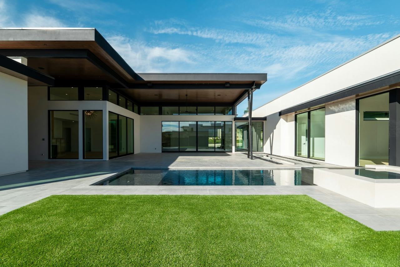 Sector 7 Family House with Lawn
