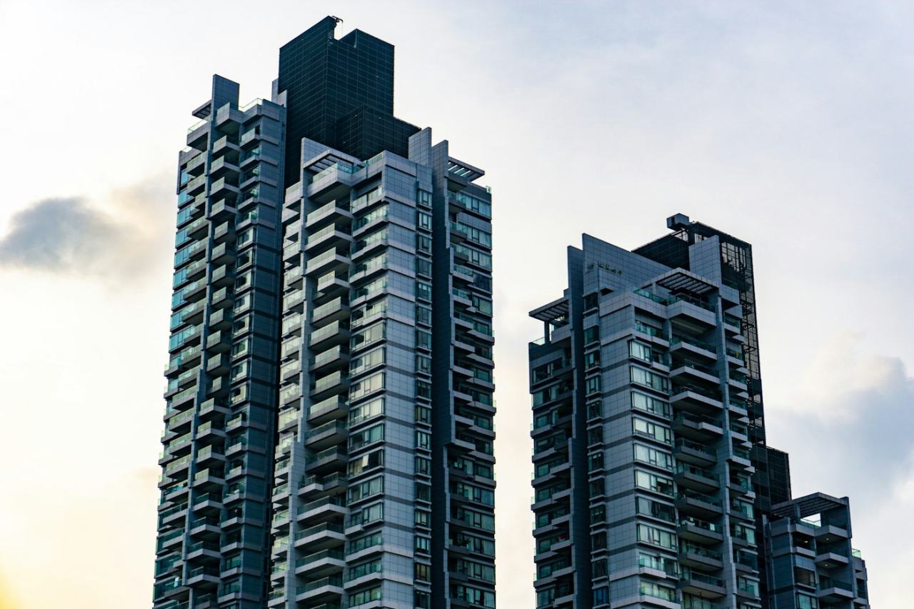 Twin-Tower Apartment
